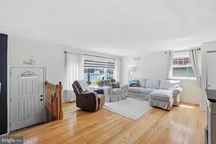 3718 Westhampton Dr, Philadelphia, PA 19154 - Photo 4