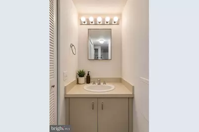 241 S 6th Street #608F, Philadelphia, PA 19106 - Photo 6