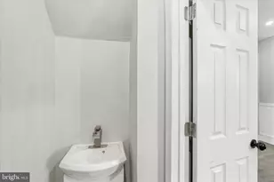 1731 N Redfield St, Philadelphia, PA 19151 - Photo 6