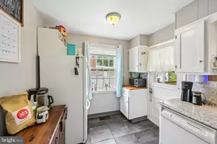913 Lomond Ln, Philadelphia, PA 19128 - Photo 12