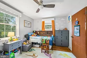 913 Lomond Ln, Philadelphia, PA 19128 - Photo 22