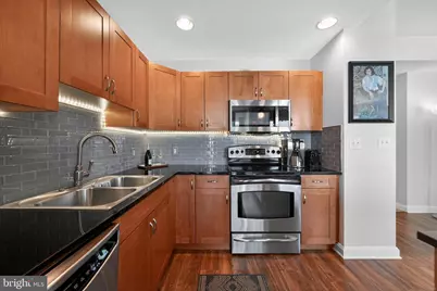 901 N Penn Street #R1604, Philadelphia, PA 19123 - Photo 6