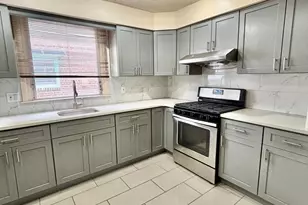 1827 Arnold St, Philadelphia, PA 19152 - Photo 8