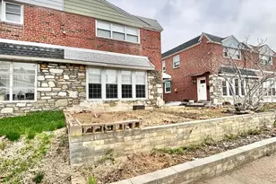 1827 Arnold St, Philadelphia, PA 19152 - Photo 2