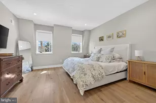 2040 Pemberton St, Philadelphia, PA 19146 - Photo 12