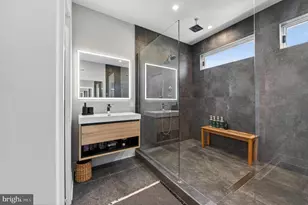 2040 Pemberton St, Philadelphia, PA 19146 - Photo 14