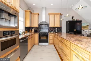 734 S Marvine St, Philadelphia, PA 19147 - Photo 12