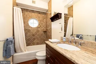 734 S Marvine St, Philadelphia, PA 19147 - Photo 32