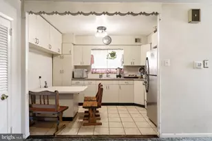 2127 Hoffnagle St, Philadelphia, PA 19152 - Photo 4