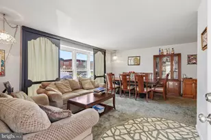 2127 Hoffnagle St, Philadelphia, PA 19152 - Photo 4