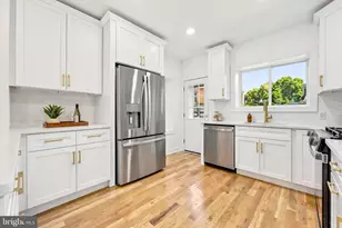 238 Kalos St, Philadelphia, PA 19128 - Photo 4