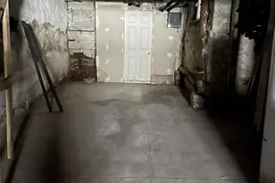 2113 Pacific St, Philadelphia, PA 19140 - Photo 12