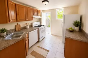 425 Emily St, Philadelphia, PA 19148 - Photo 4