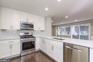 720 S Sartain St, Philadelphia, PA 19147 - Photo 2