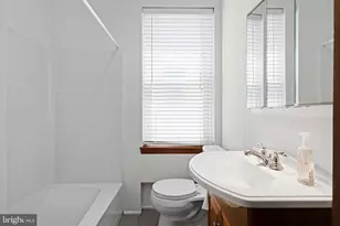 2424 Lombard St, Philadelphia, PA 19146 - Photo 28