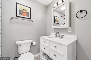 1923 S 10th St, Philadelphia, PA 19148 - Photo 16