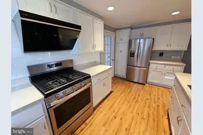 804 Marchman Road, Philadelphia, PA 19115 - Photo 2