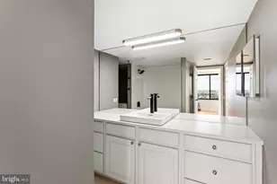 2001 Hamilton St, Philadelphia, PA 19130 - Photo 16