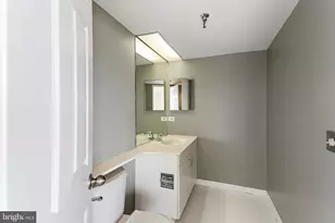 2001 Hamilton St, Philadelphia, PA 19130 - Photo 14