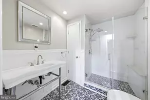2245 Pemberton St, Philadelphia, PA 19146 - Photo 24