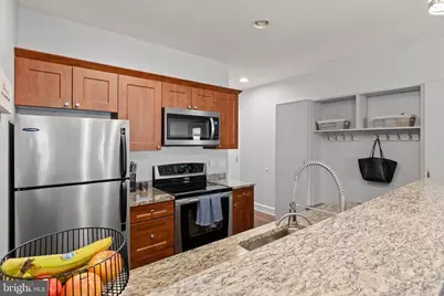 1811 Chestnut Street #301, Philadelphia, PA 19103 - Photo 2