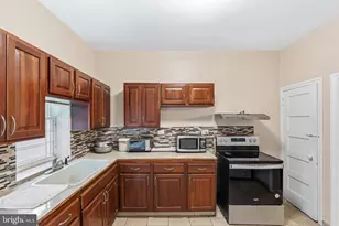7056 Saybrook Ave, Philadelphia, PA 19142 - Photo 10
