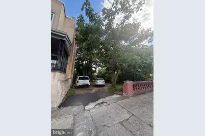 196 W Wyoming Avenue, Philadelphia, PA 19140 - Photo 2