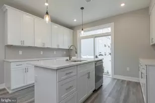 138 W Huntingdon St, Philadelphia, PA 19133 - Photo 2