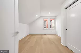 240 W Earlham Ter, Philadelphia, PA 19144 - Photo 32