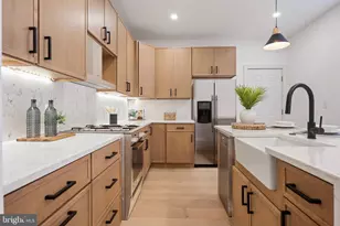 240 W Earlham Ter, Philadelphia, PA 19144 - Photo 10