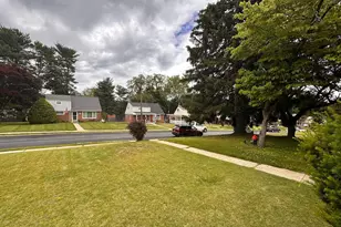 904 Scotia Rd, Philadelphia, PA 19128 - Photo 6