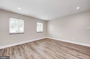 7040 Oxford Ave, Philadelphia, PA 19111 - Photo 8