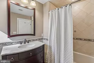 919 S 6th St, Philadelphia, PA 19147 - Photo 24