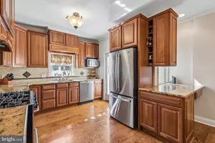919 S 6th St, Philadelphia, PA 19147 - Photo 14