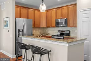 500 Admirals Way, Philadelphia, PA 19146 - Photo 2