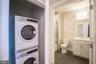 1300 S 19th St, Philadelphia, PA 19146 - Photo 6