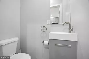 2036 N Darien St, Philadelphia, PA 19122 - Photo 10