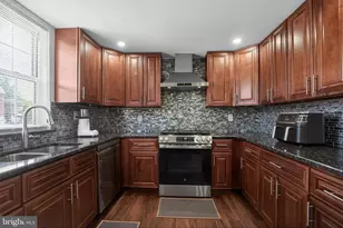8906 Sylvia Ln, Philadelphia, PA 19115 - Photo 10