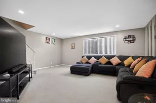 8906 Sylvia Ln, Philadelphia, PA 19115 - Photo 2
