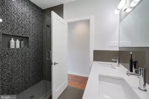 1637 Carpenter St, Philadelphia, PA 19146 - Photo 24