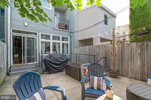 1637 Carpenter St, Philadelphia, PA 19146 - Photo 8