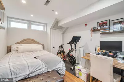 1637 Carpenter Street, Philadelphia, PA 19146 - Photo 12