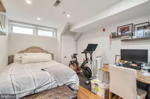 1637 Carpenter St, Philadelphia, PA 19146 - Photo 12