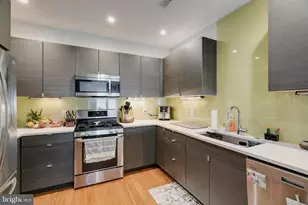 1637 Carpenter St, Philadelphia, PA 19146 - Photo 18