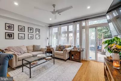 1637 Carpenter Street, Philadelphia, PA 19146 - Photo 2