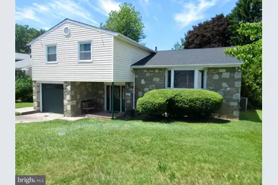 463 Pinewood Road, Philadelphia, PA 19116 - Photo 1