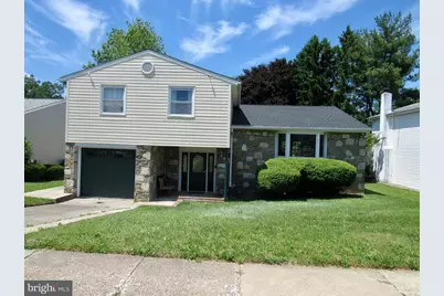463 Pinewood Road, Philadelphia, PA 19116 - Photo 2