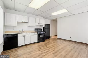 742 N 37th St, Philadelphia, PA 19104 - Photo 18