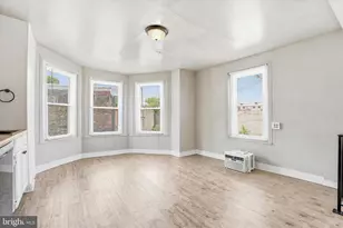 742 N 37th St, Philadelphia, PA 19104 - Photo 12