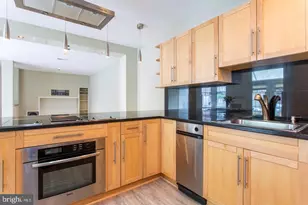 306 Cherry St, Philadelphia, PA 19106 - Photo 6